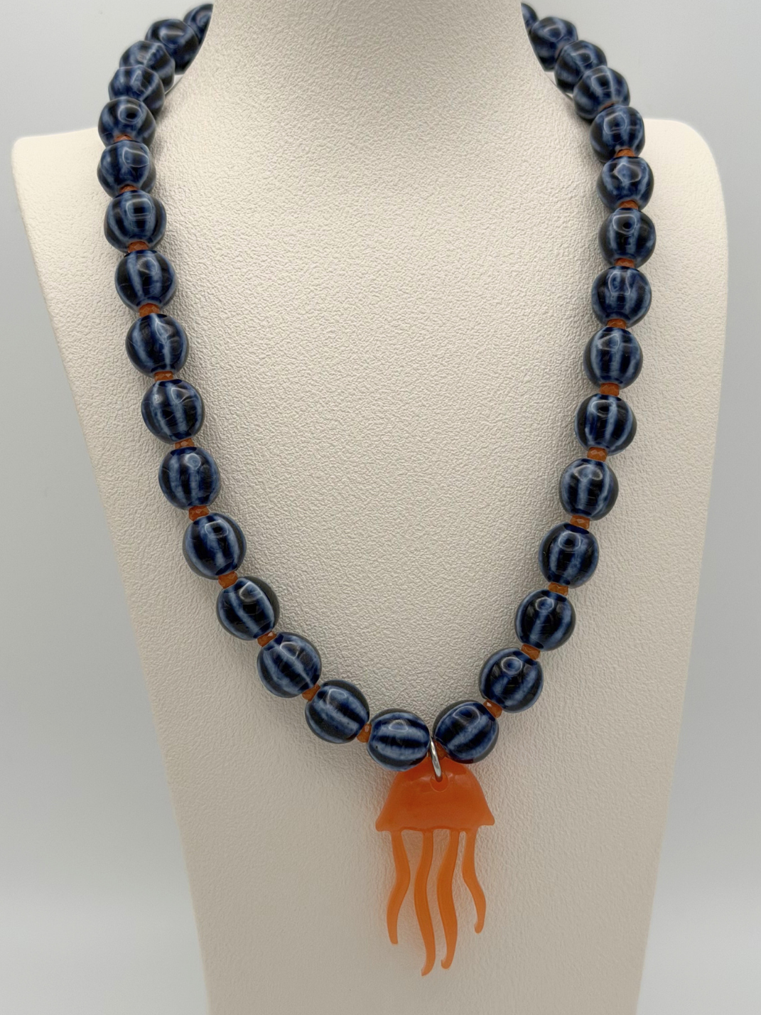 Collar sol, mar y arena