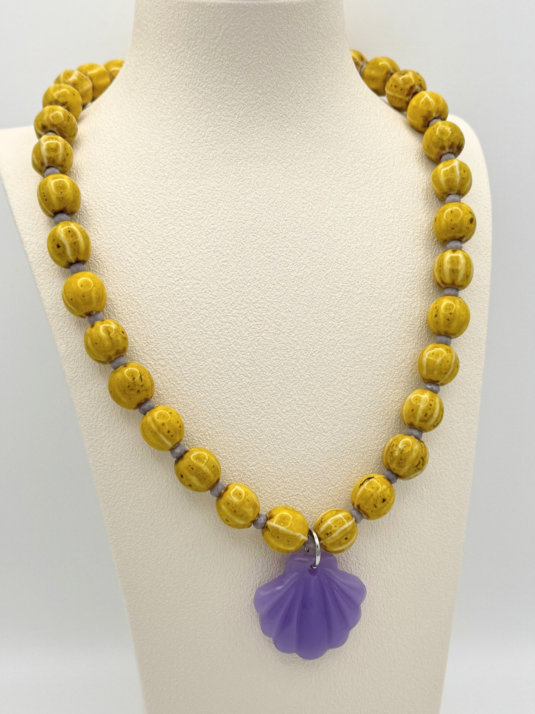Collar sol, mar y arena