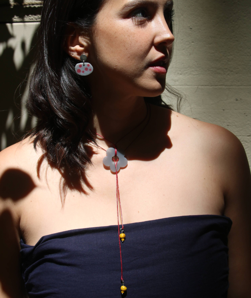 Collar pasador flor