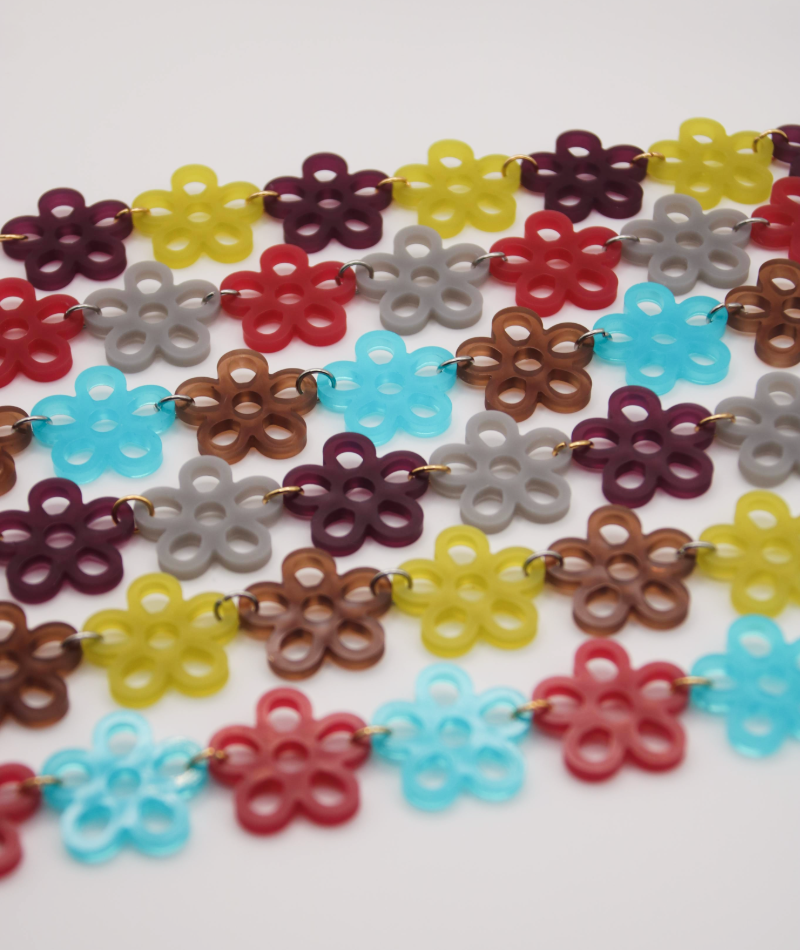 Silueta half-necklace
