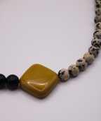 Granito de oliva necklace