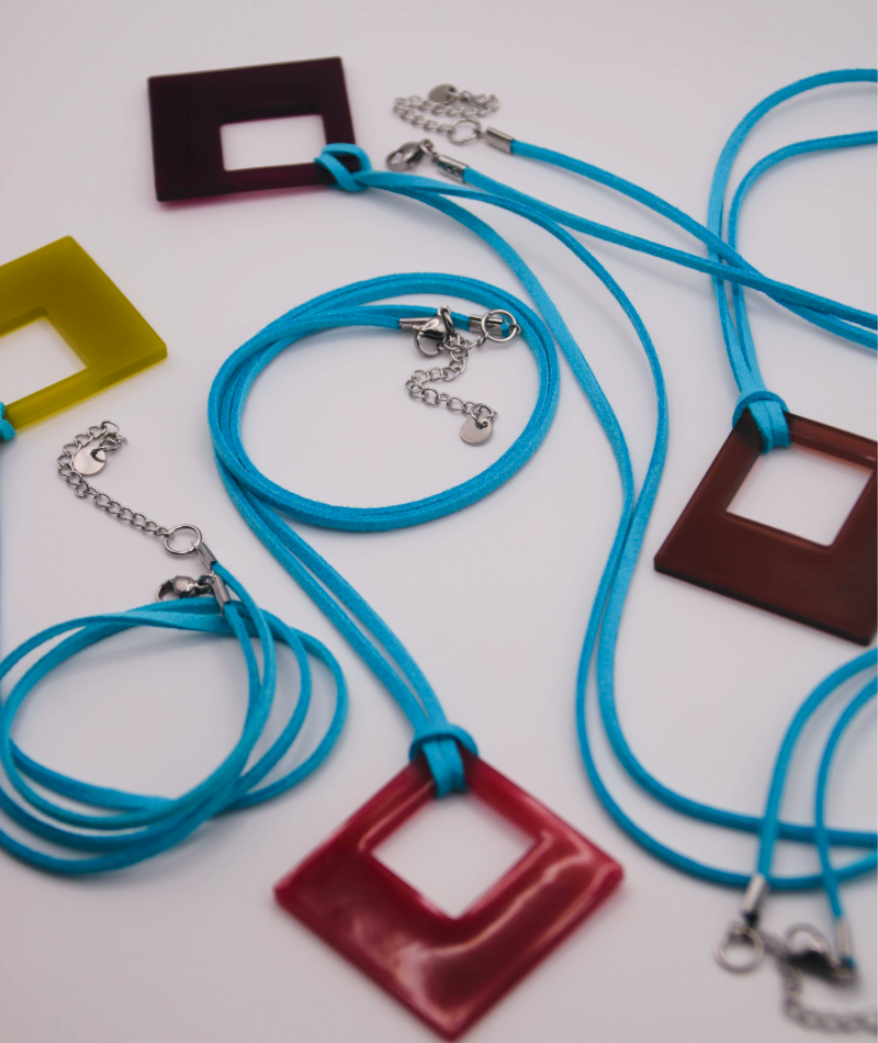 Collar rombito