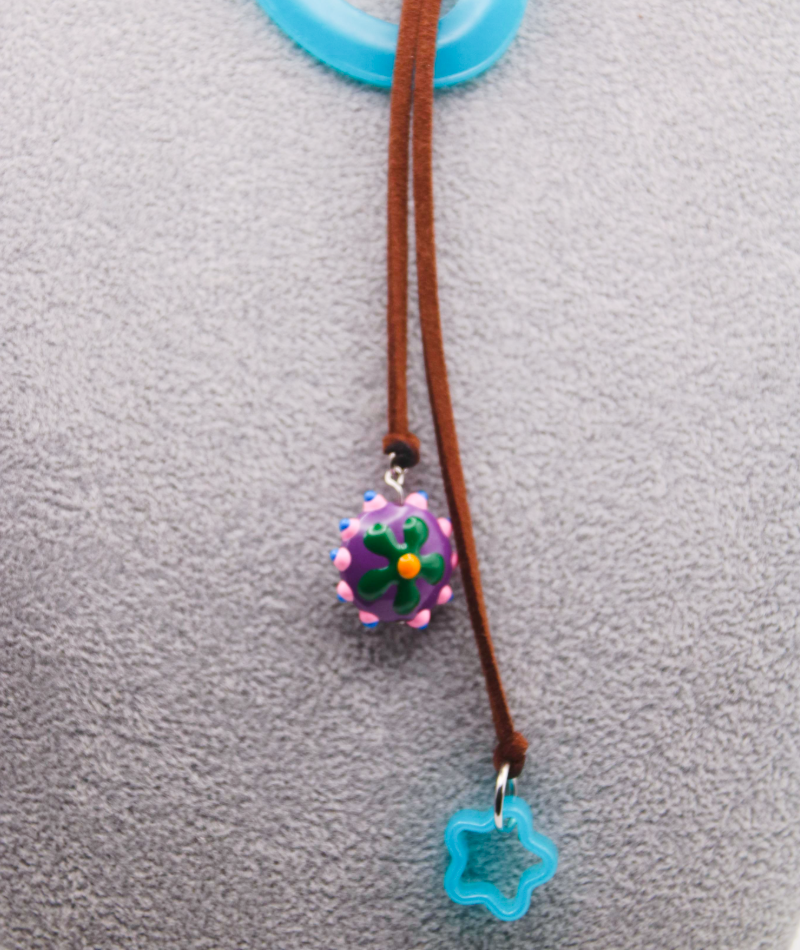 Flor en puntitas necklace