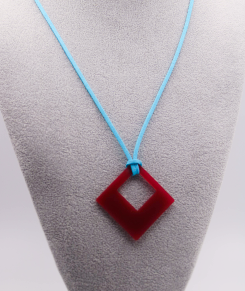 Collar rombito