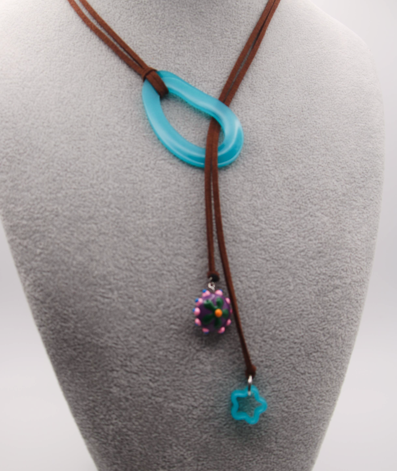 Flor en puntitas necklace